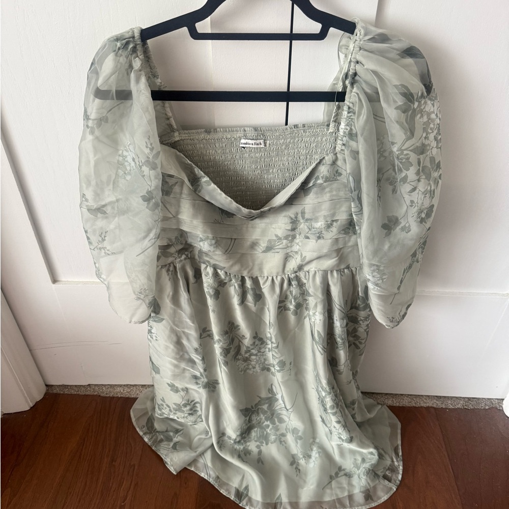 Abercrombie & Fitch Green Emerson Angel
Sleeve Mini Dress- Size XXLT